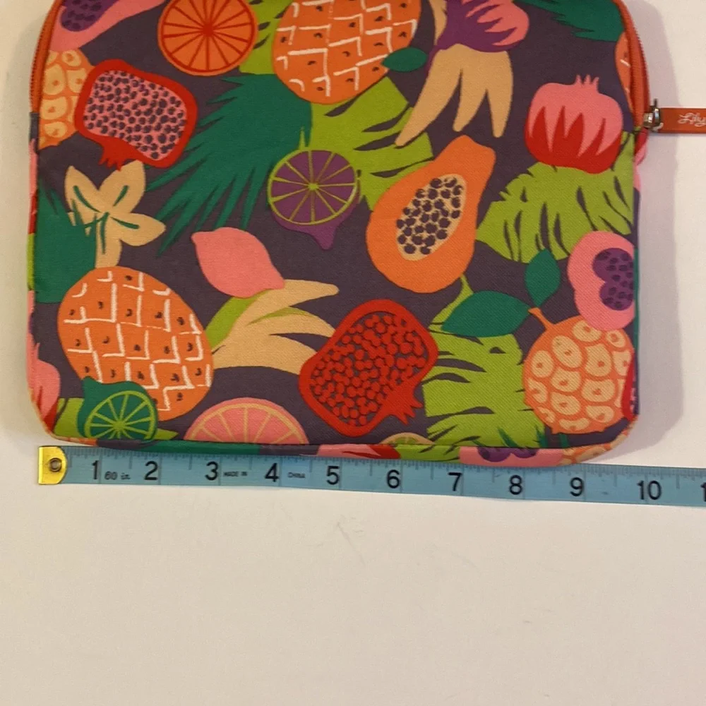 NWOT Lily Bloom protective device case in cute fruit pattern!